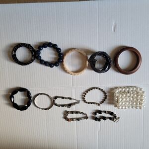 Bracelets mixed lot vintage modern costume jewelry faux pearls plastic beads